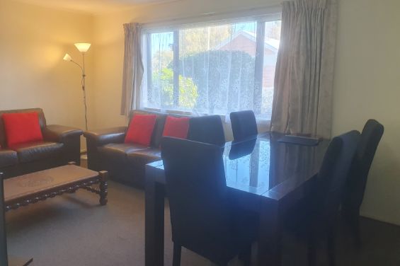 Deluxe 2-Bedroom Apartment dining