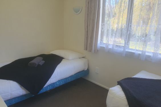 Deluxe 2-Bedroom Apartment single beds